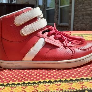 Size 9 Red Creative Recreation